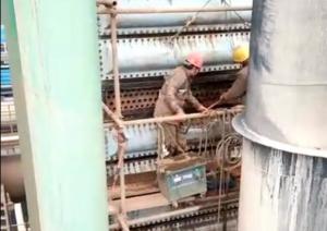 山西焦化廠(chǎng)用GQ-358型清洗初冷塔現(xiàn)場(chǎng)  清洗冷油器現(xiàn)場(chǎng)